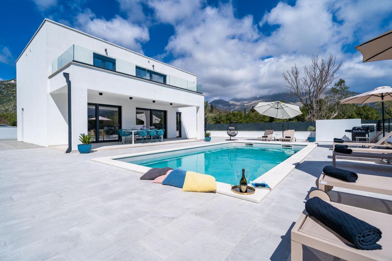 Villa Invigo - Brand New Private Pool Villa Mlini Exteriör bild