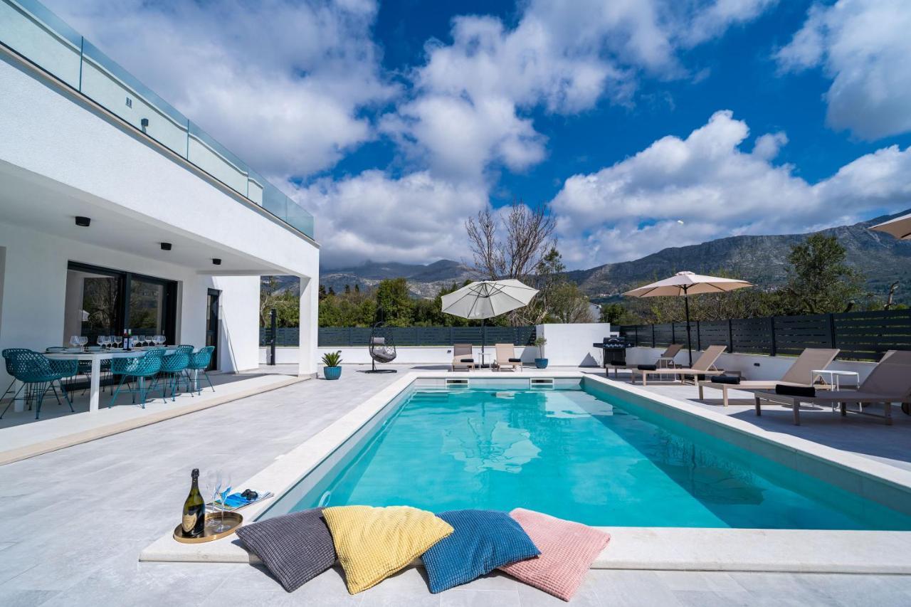 Villa Invigo - Brand New Private Pool Villa Mlini Exteriör bild