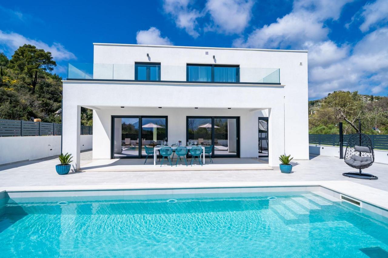 Villa Invigo - Brand New Private Pool Villa Mlini Exteriör bild