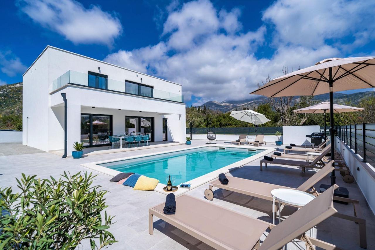 Villa Invigo - Brand New Private Pool Villa Mlini Exteriör bild